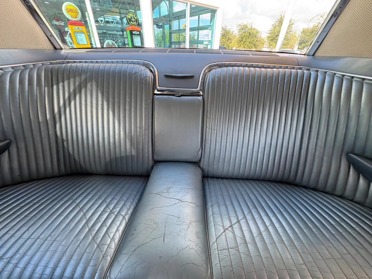 Vehicle photo 35