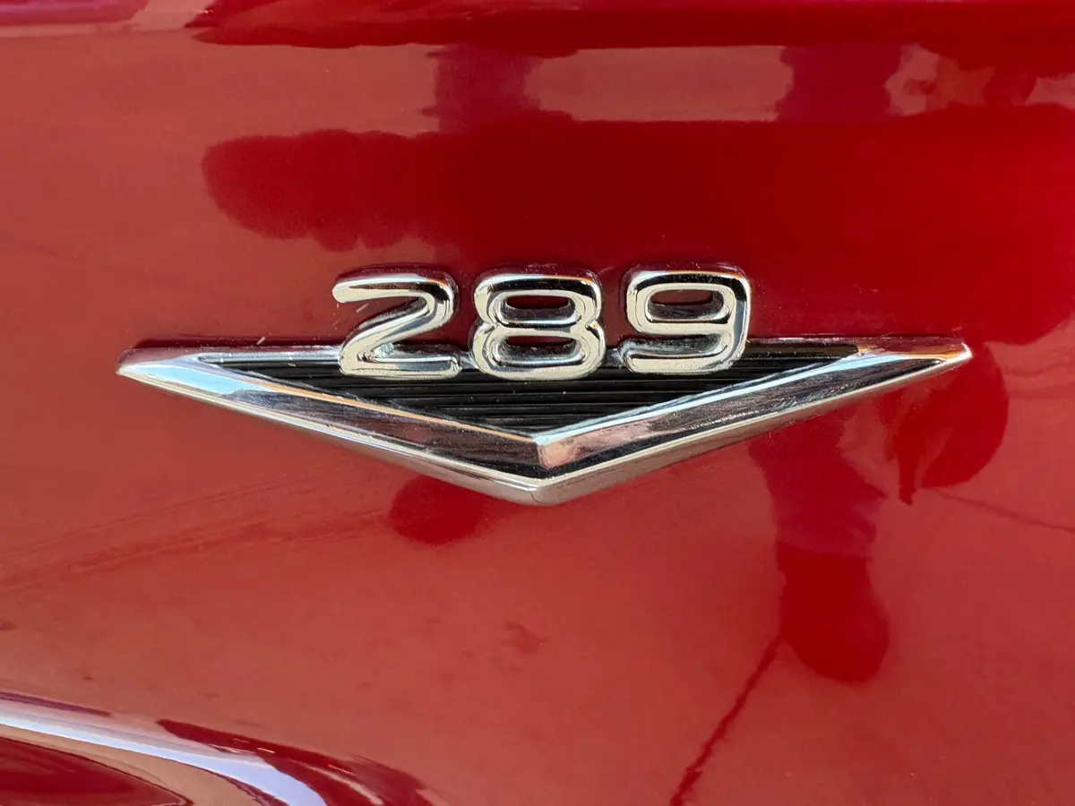 Vehicle photo 24