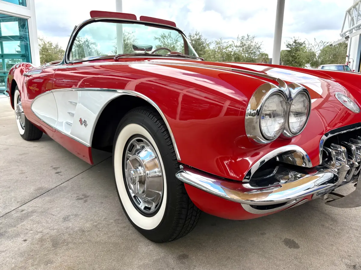 Vehicle photo 20