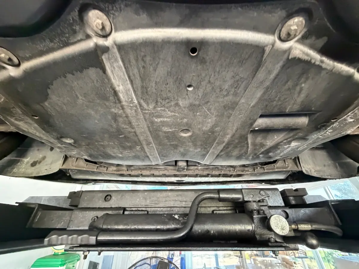 Vehicle photo 53