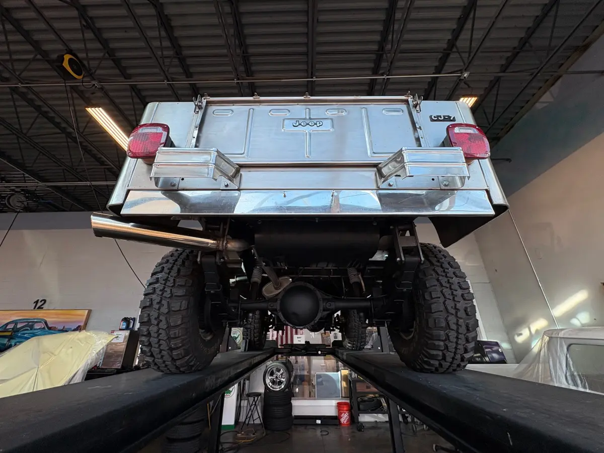 Vehicle photo 40