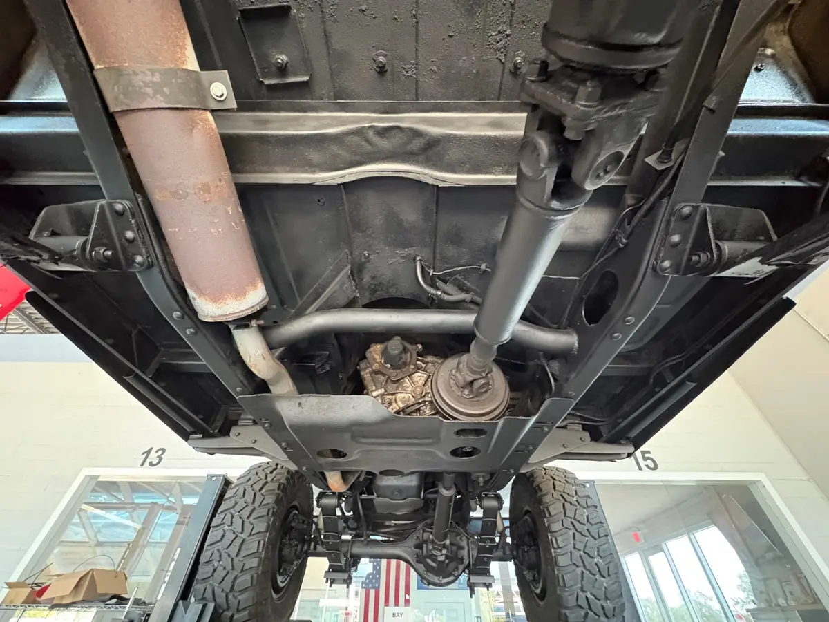 Vehicle photo 46
