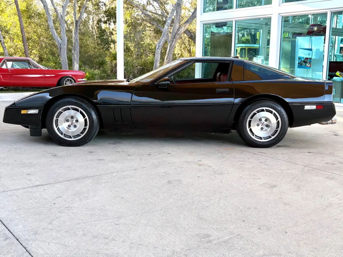 Vehicle photo 10
