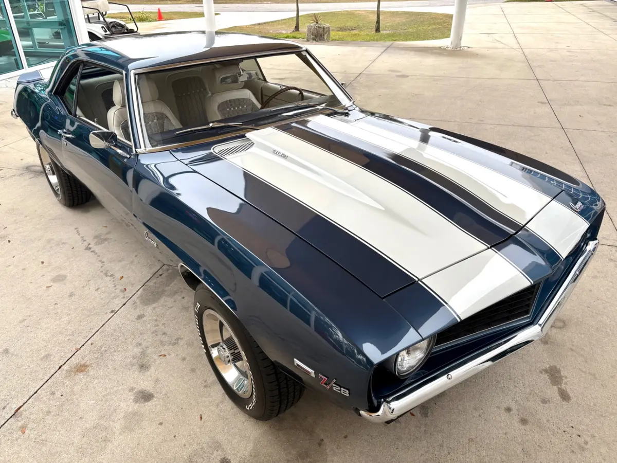Vehicle photo 30