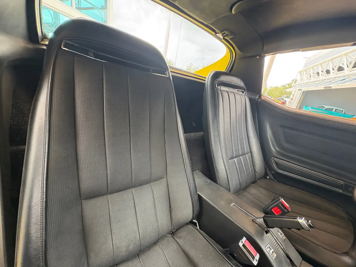 Vehicle photo 38