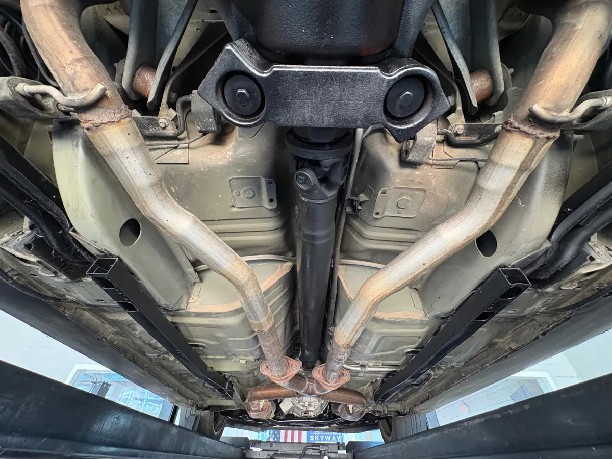 Vehicle photo 46