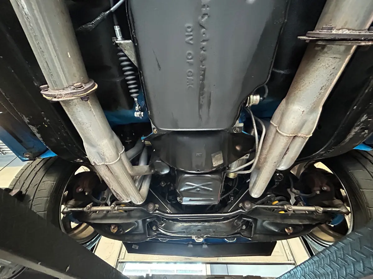Vehicle photo 34