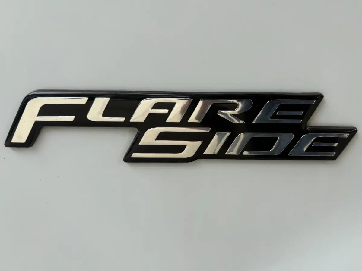Vehicle photo 20