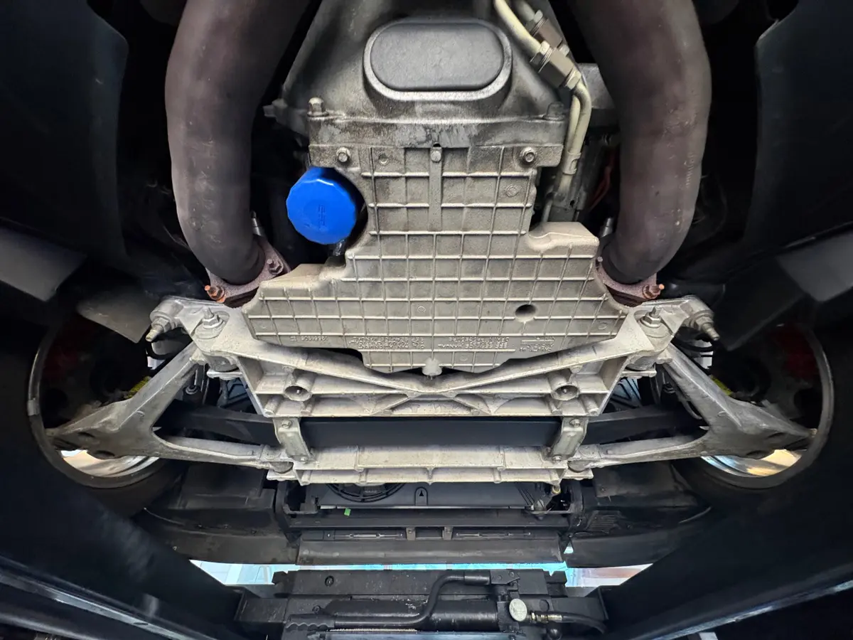 Vehicle photo 52