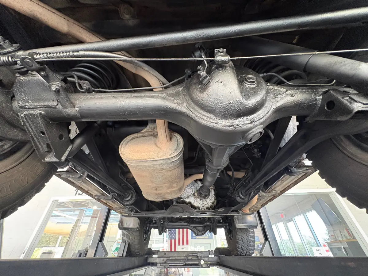 Vehicle photo 44