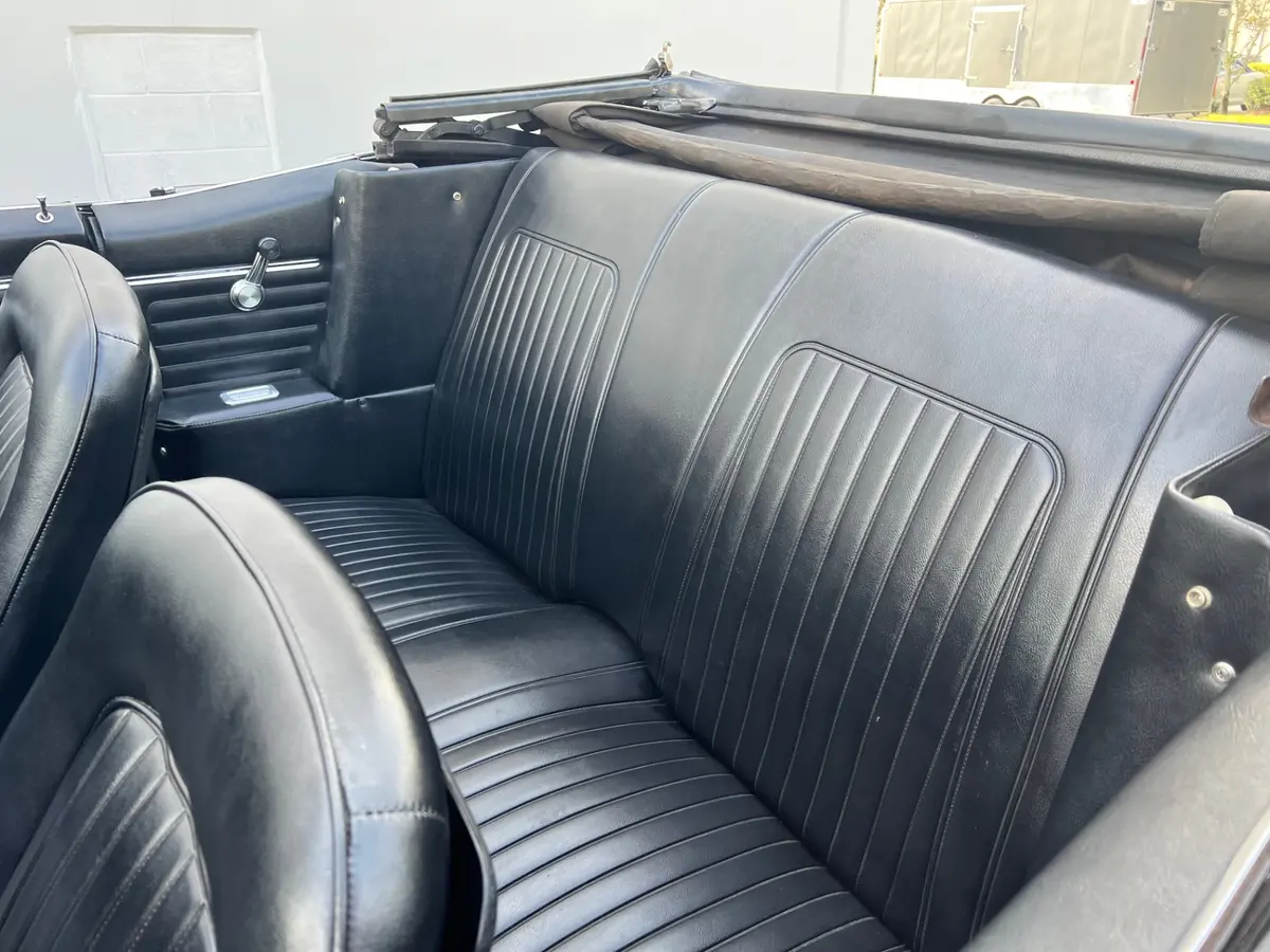 Vehicle photo 37