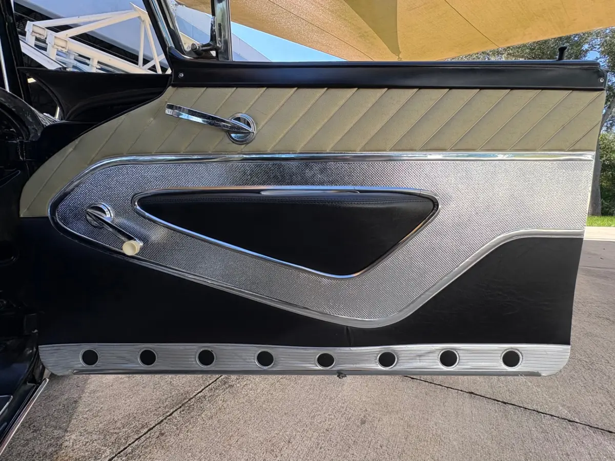 Vehicle photo 36