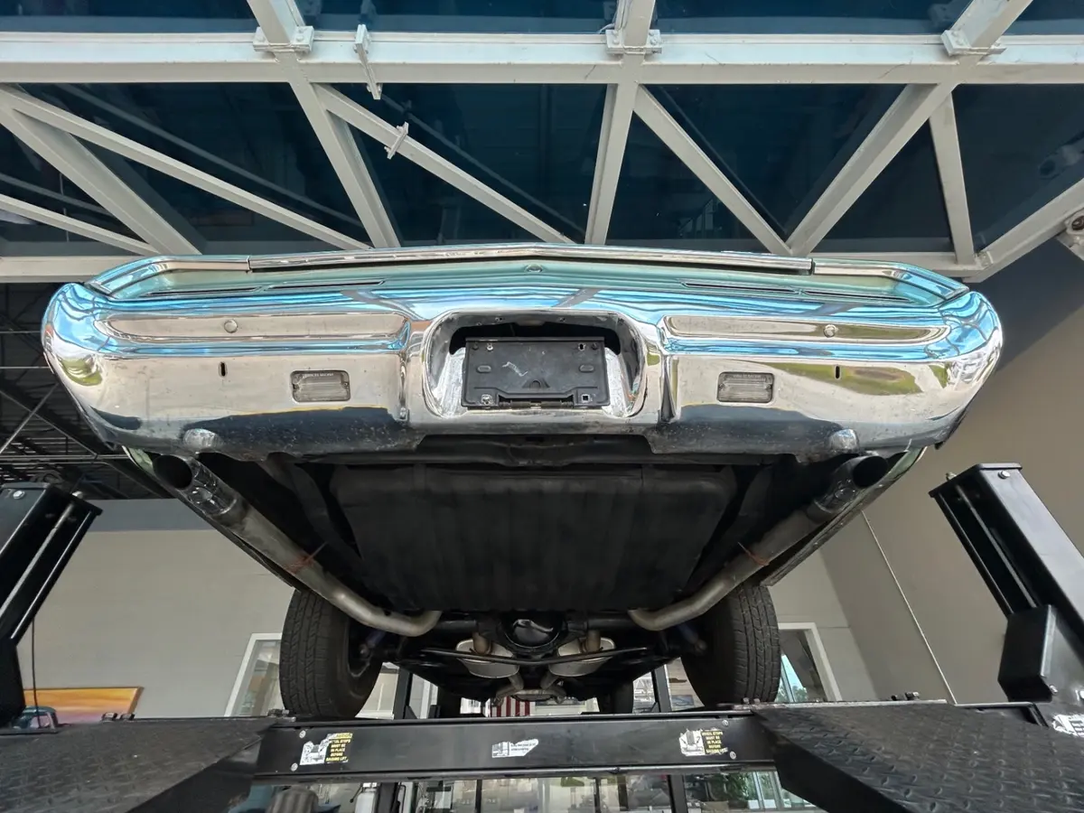 Vehicle photo 37