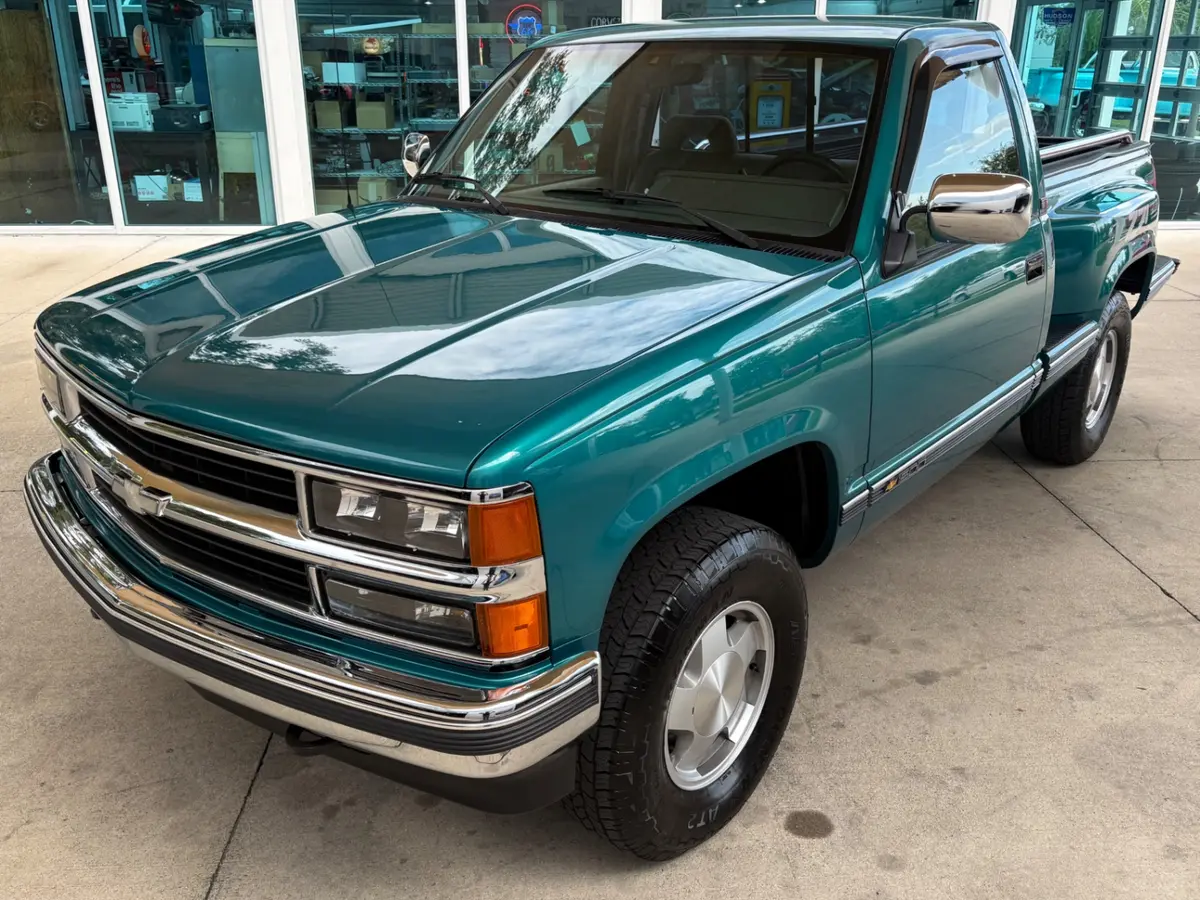 Vehicle photo 20