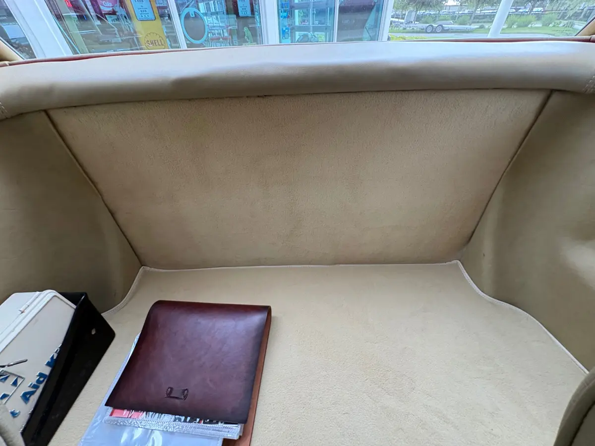 Vehicle photo 34