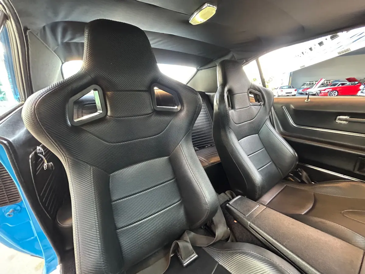 Vehicle photo 27