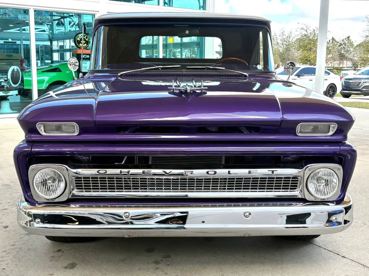 Vehicle photo 2