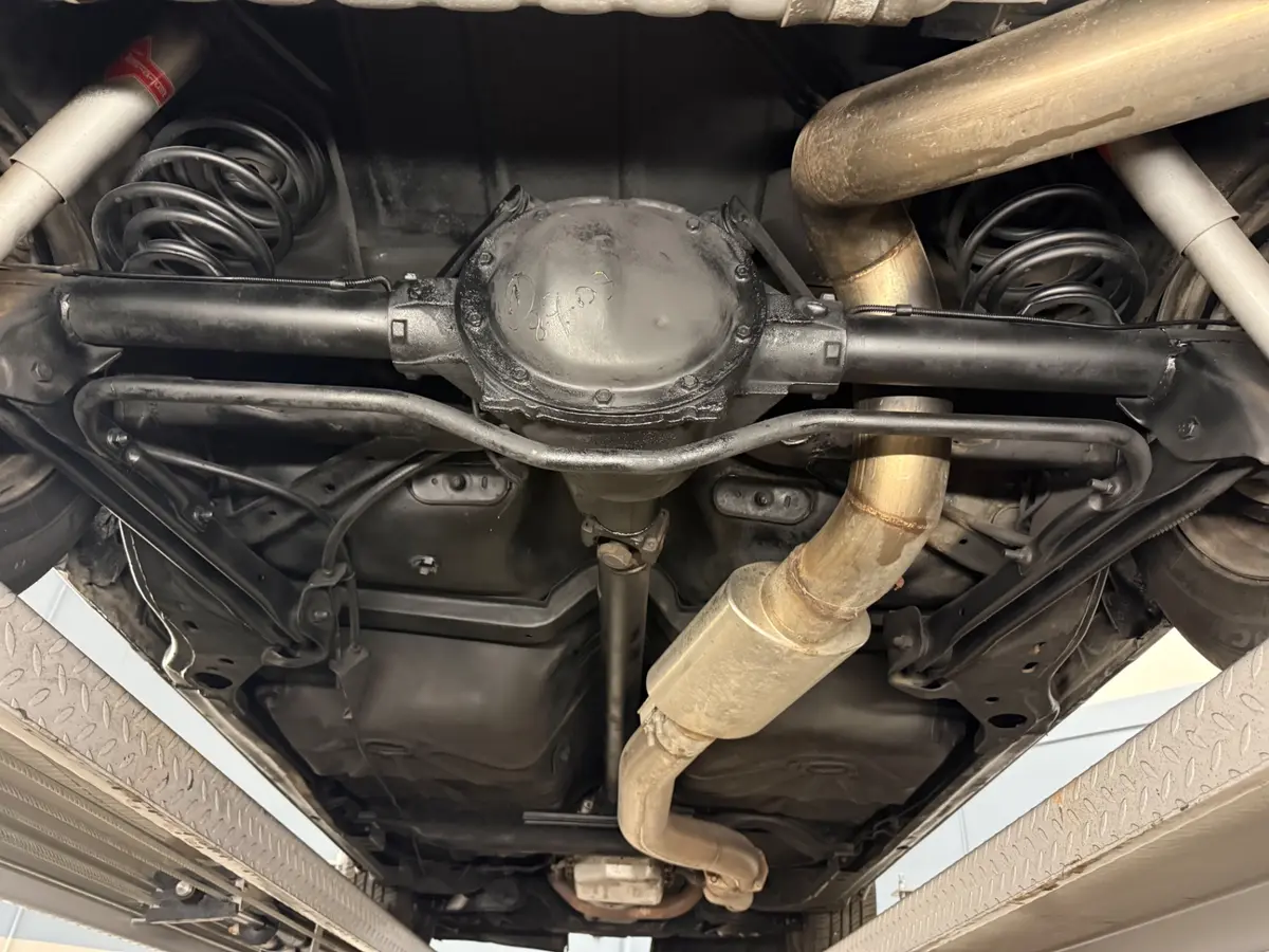 Vehicle photo 43