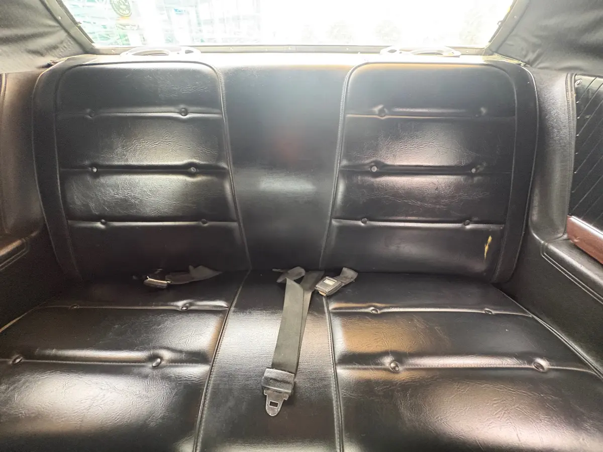 Vehicle photo 33