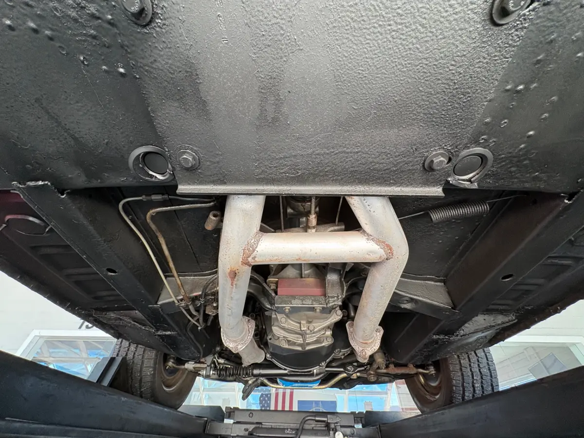Vehicle photo 52