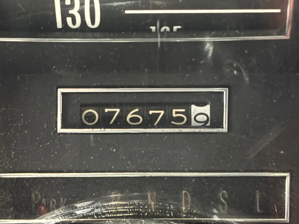 Vehicle photo 24