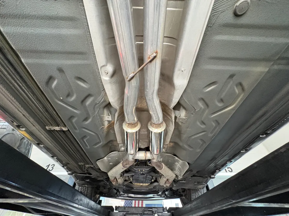 Vehicle photo 52