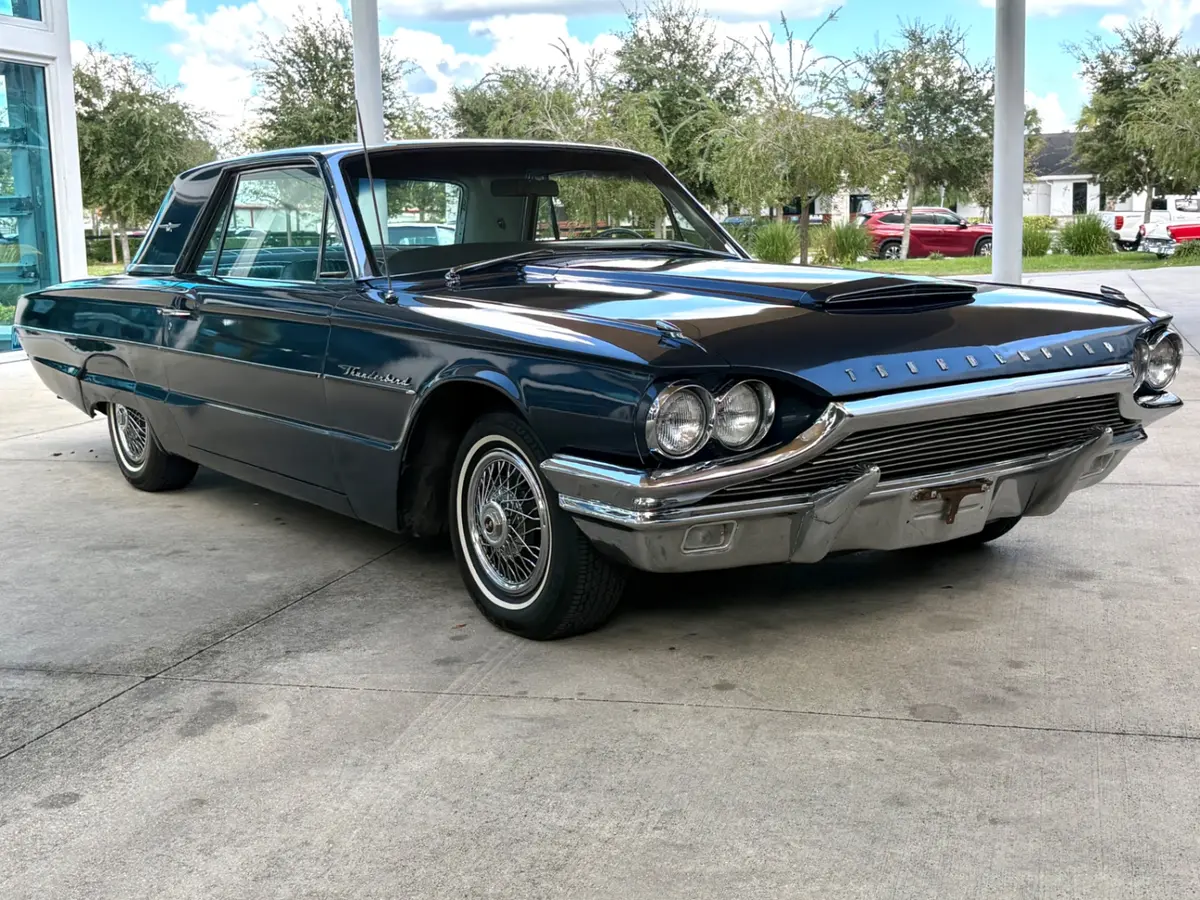 Vehicle photo 4