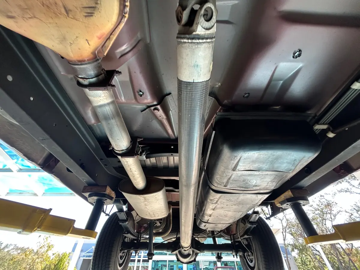 Vehicle photo 39