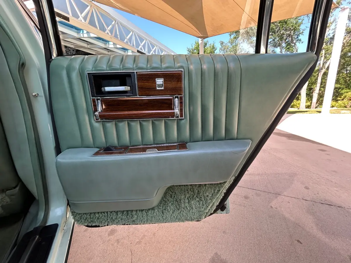 Vehicle photo 40