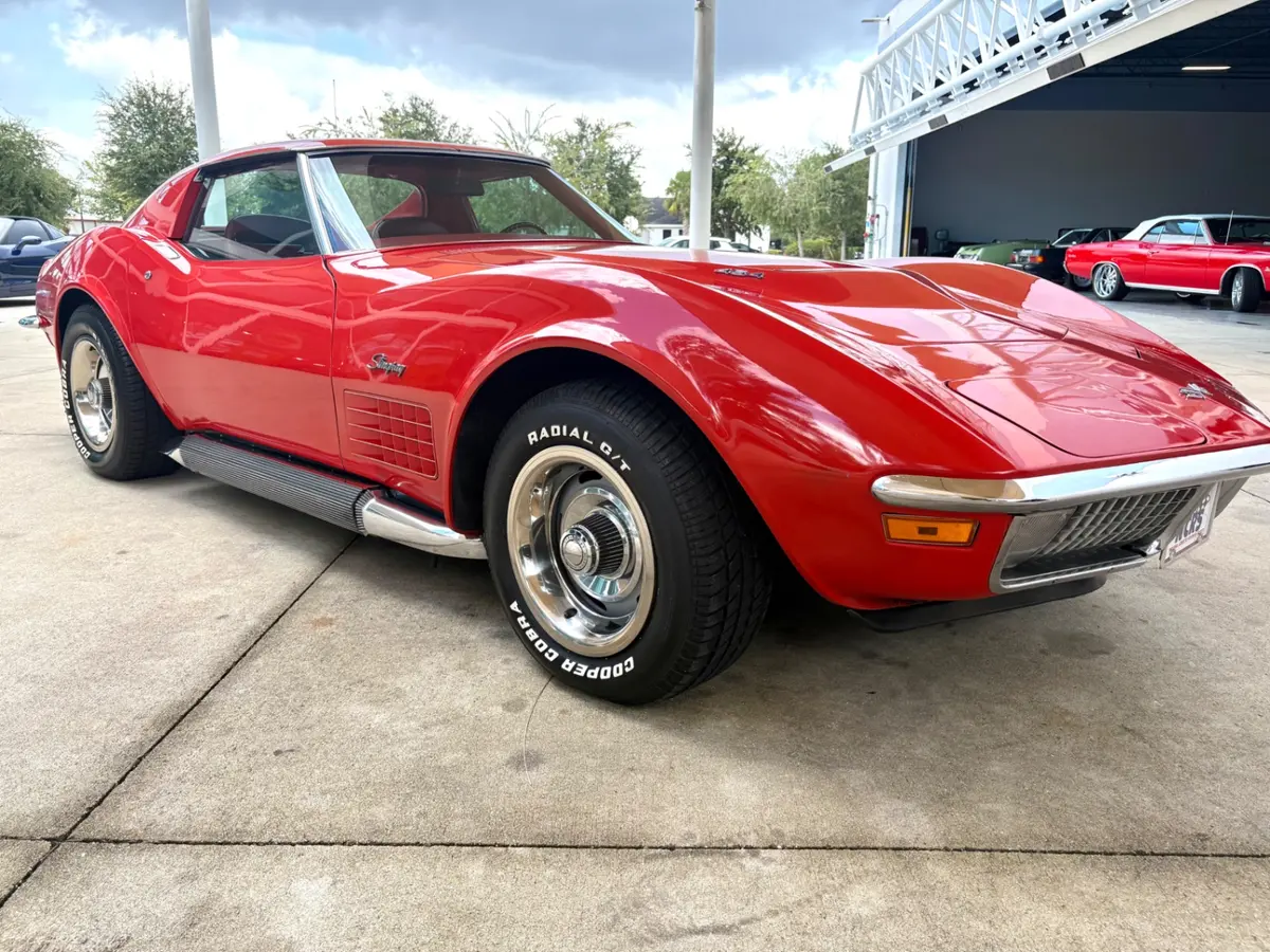 Vehicle photo 19