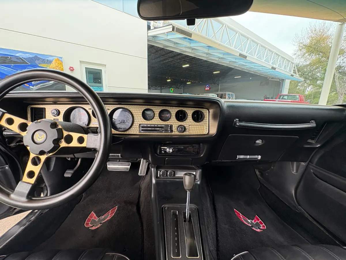 Vehicle photo 48