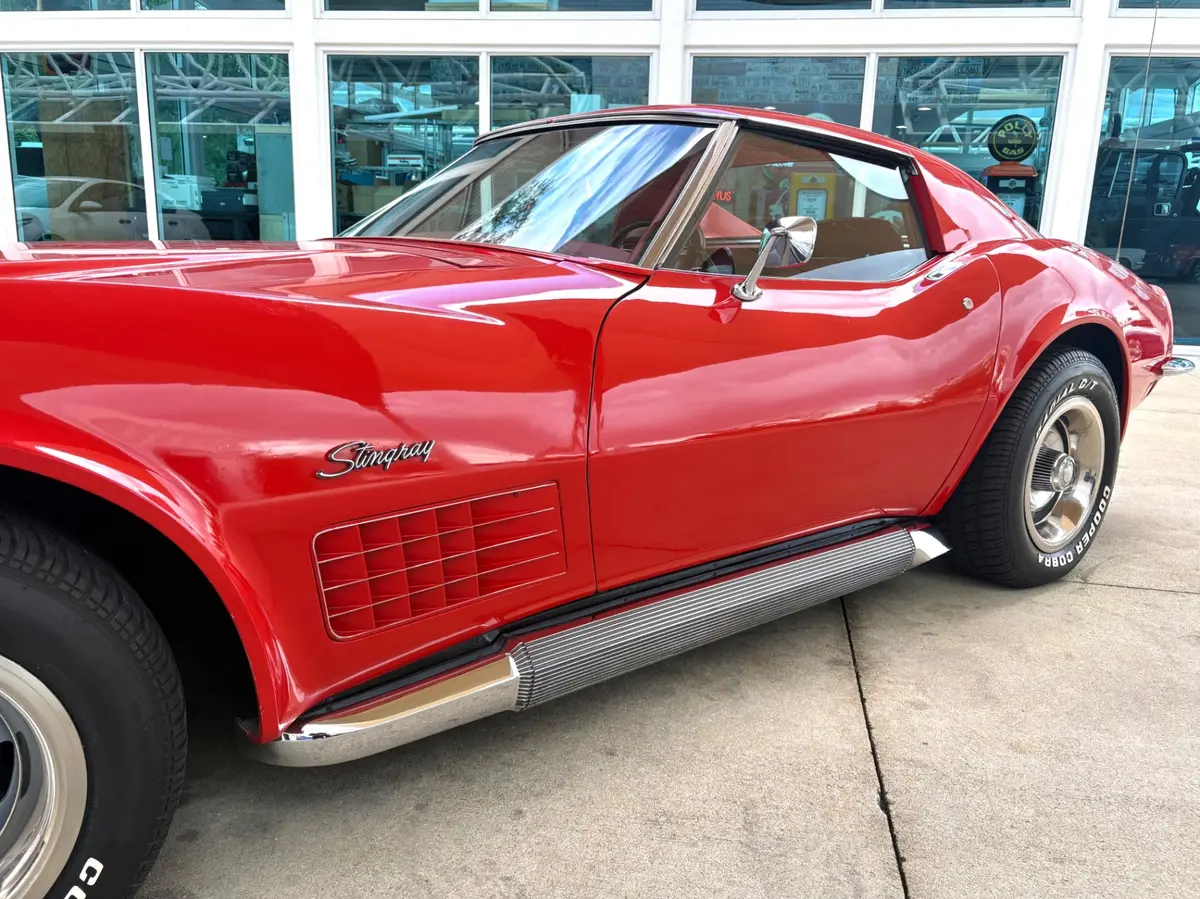 Vehicle photo 13