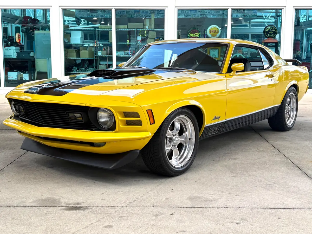 Vehicle photo 1