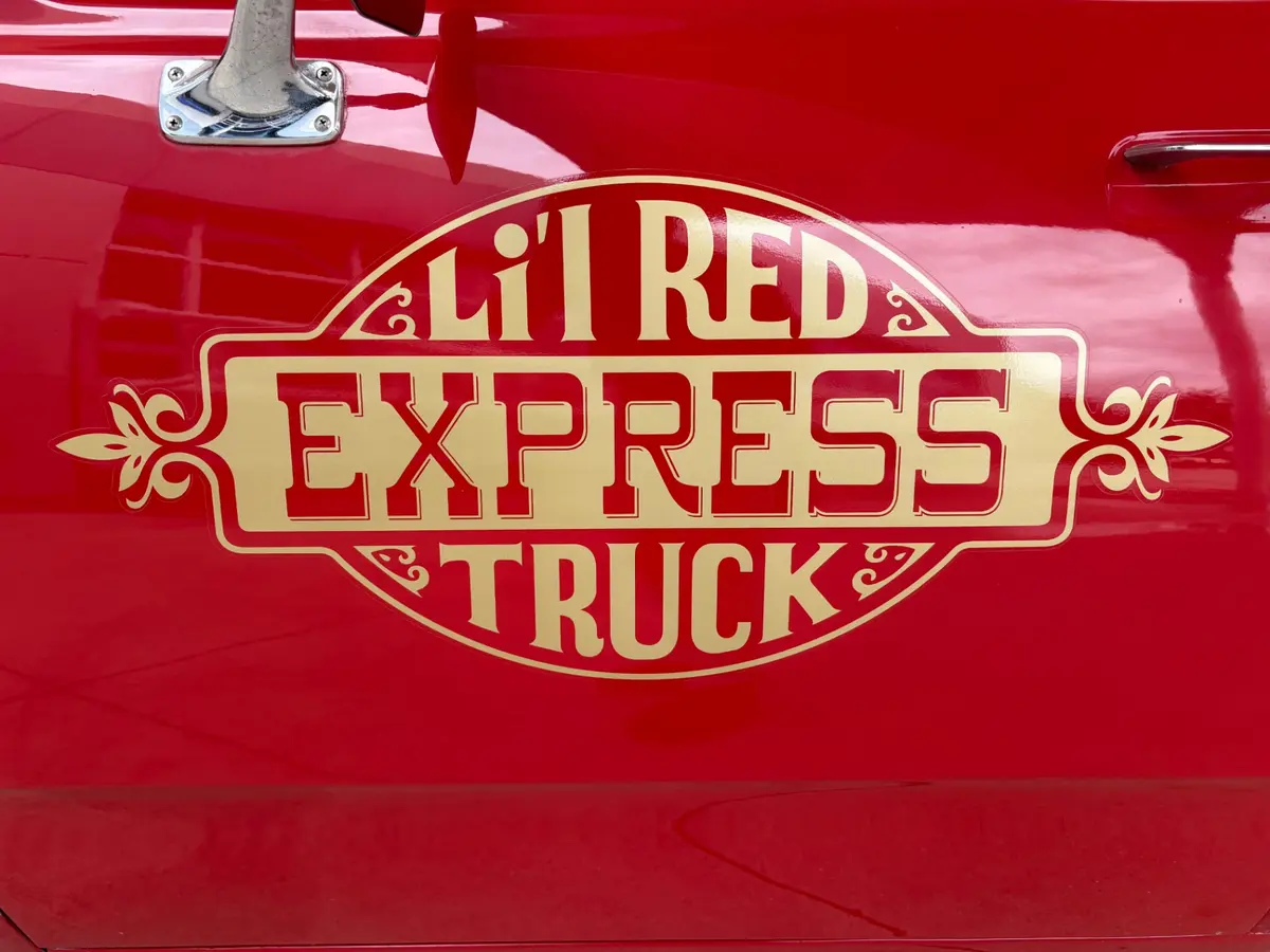 Vehicle photo 23