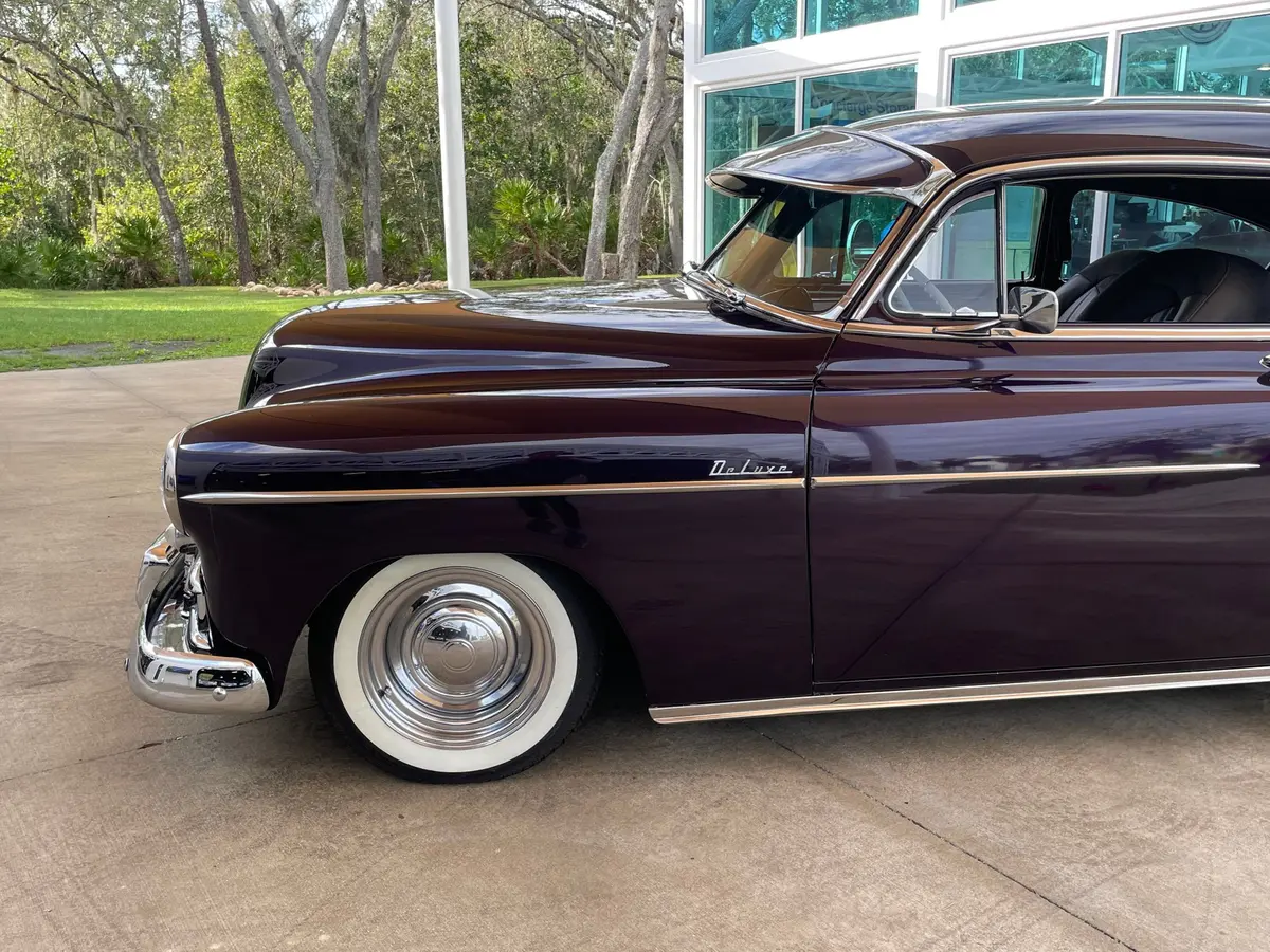 Vehicle photo 12