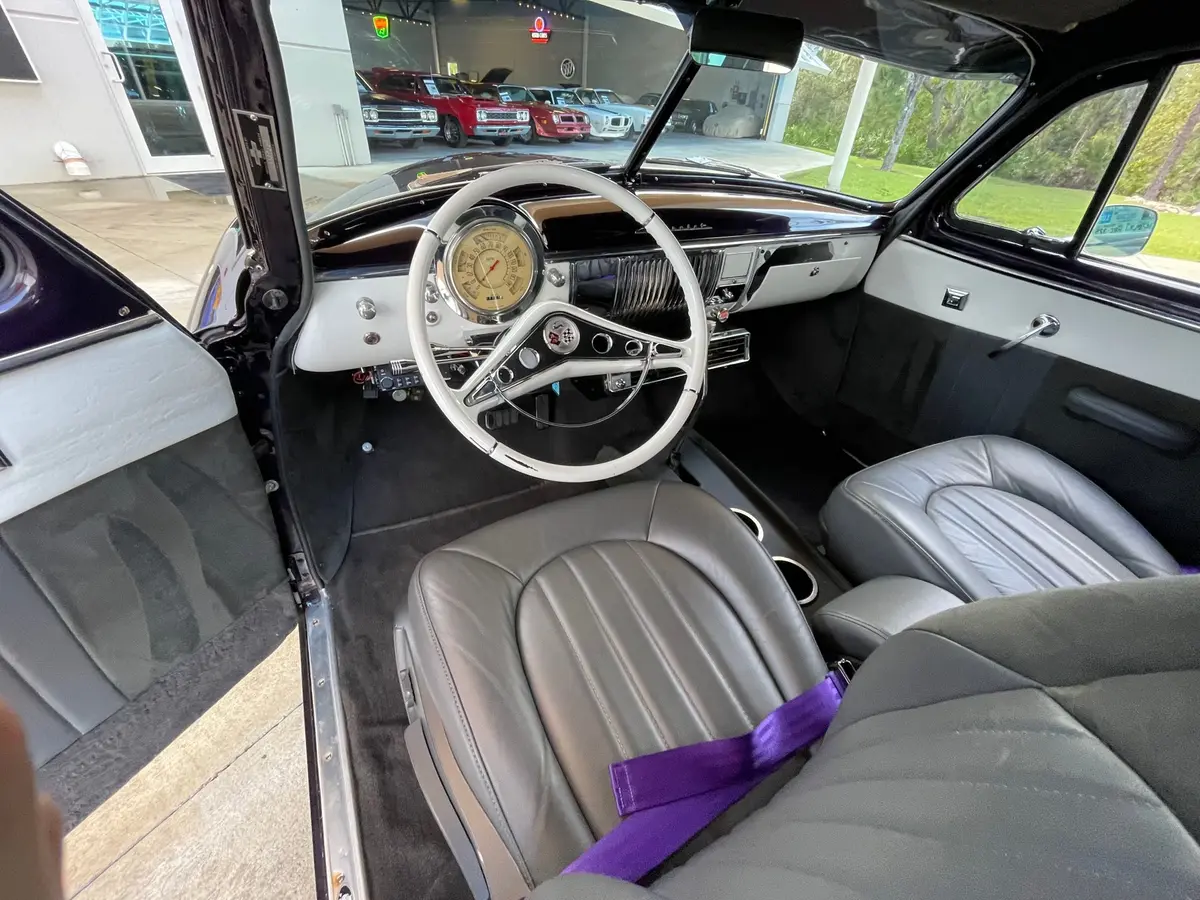 Vehicle photo 20