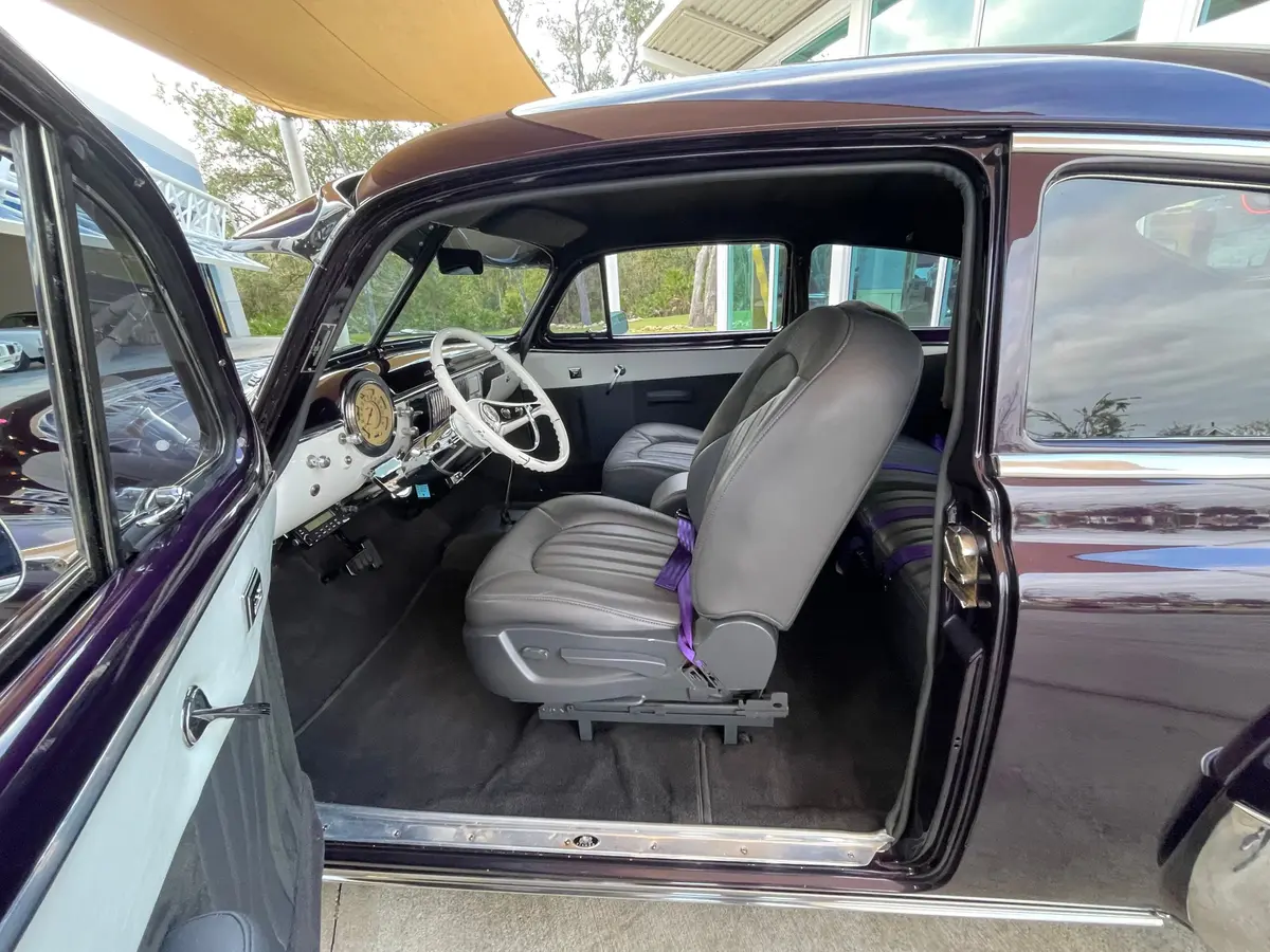 Vehicle photo 24