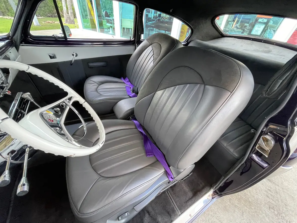 Vehicle photo 25