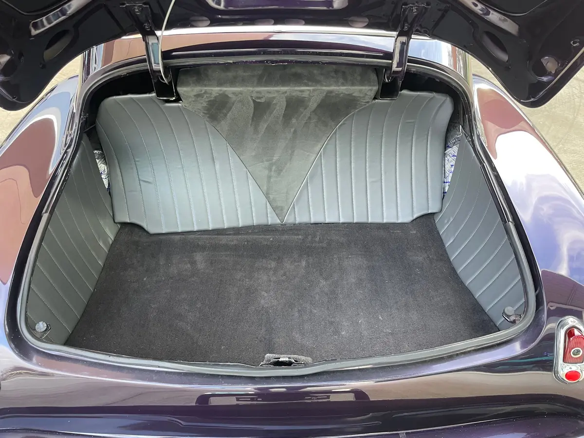 Vehicle photo 32