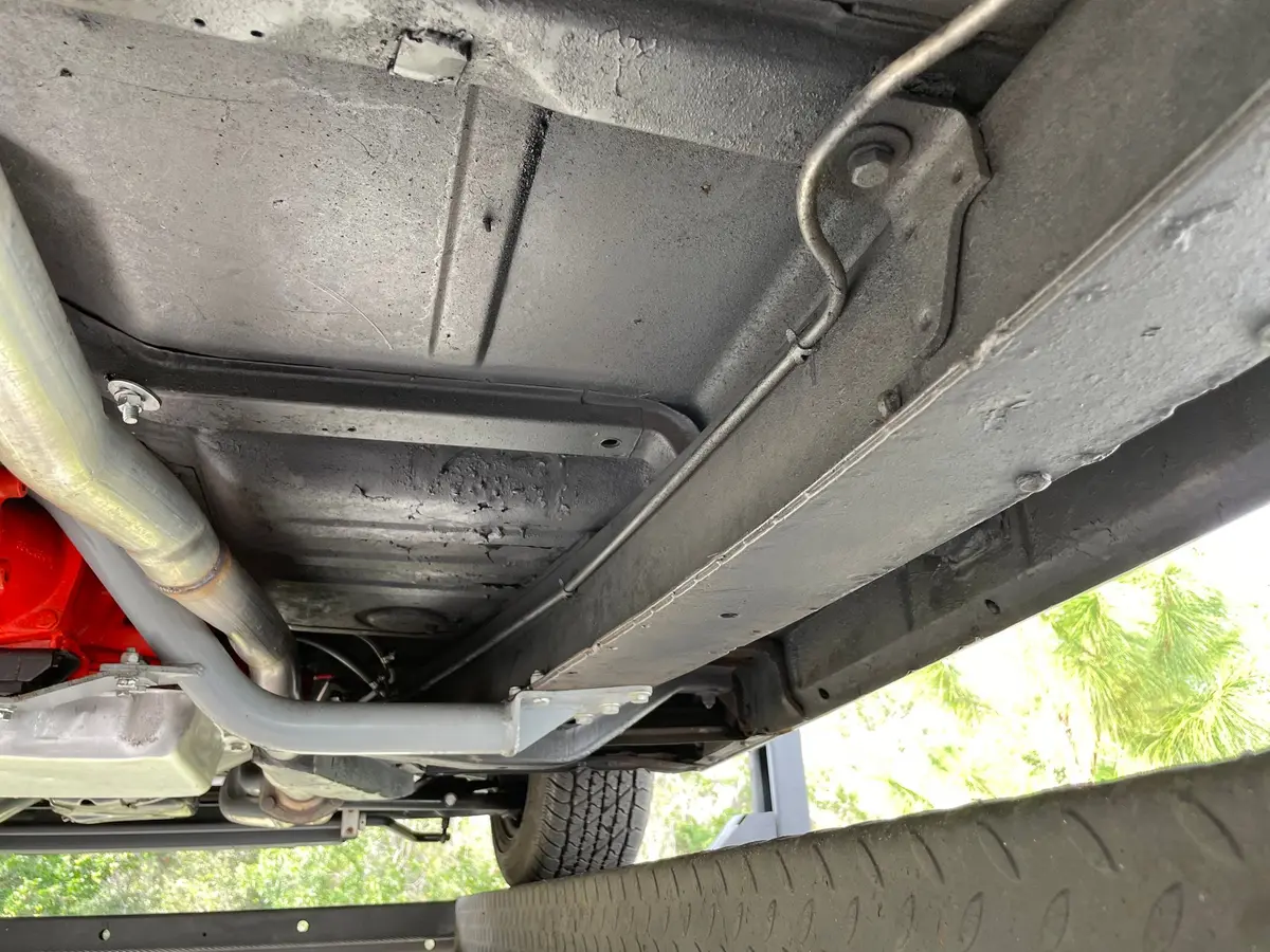 Vehicle photo 54