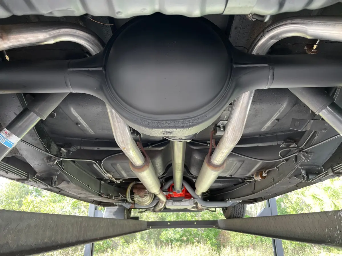 Vehicle photo 57