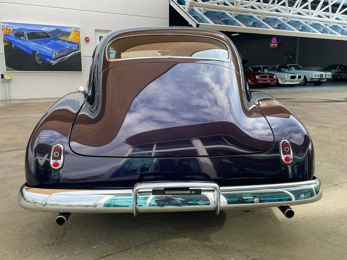 Vehicle photo 9