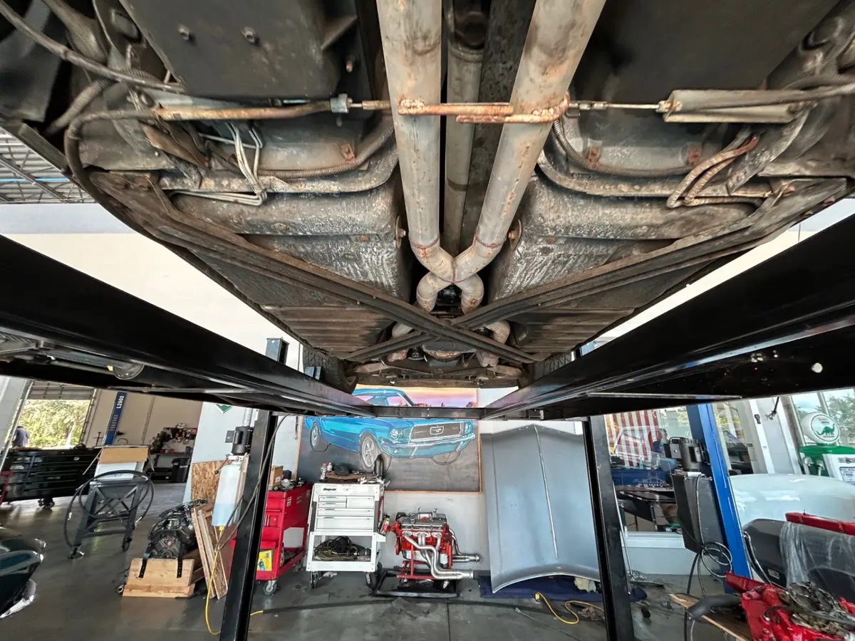 Vehicle photo 34