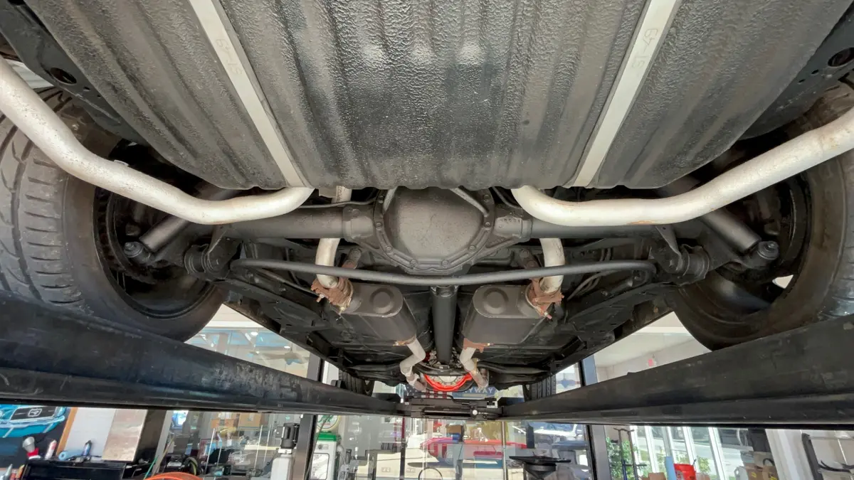 Vehicle photo 46