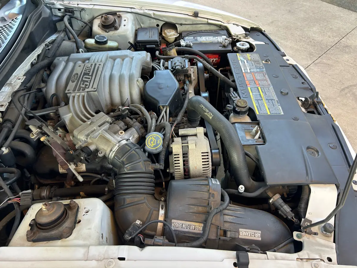 Vehicle photo 18