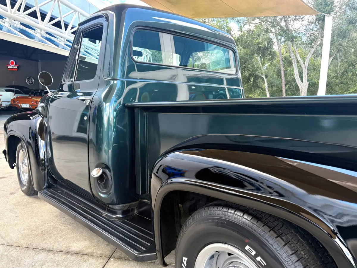 Vehicle photo 14