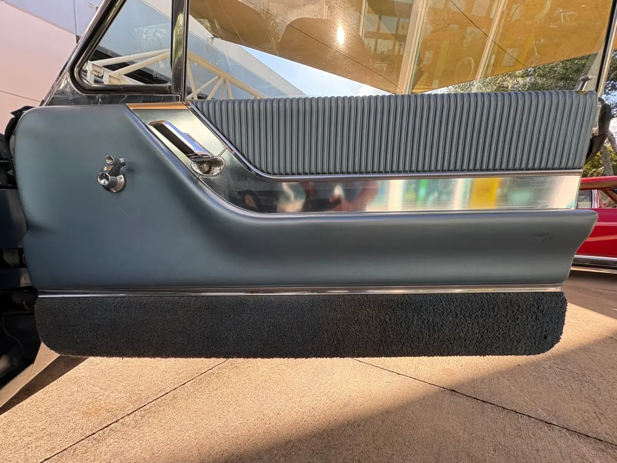 Vehicle photo 38