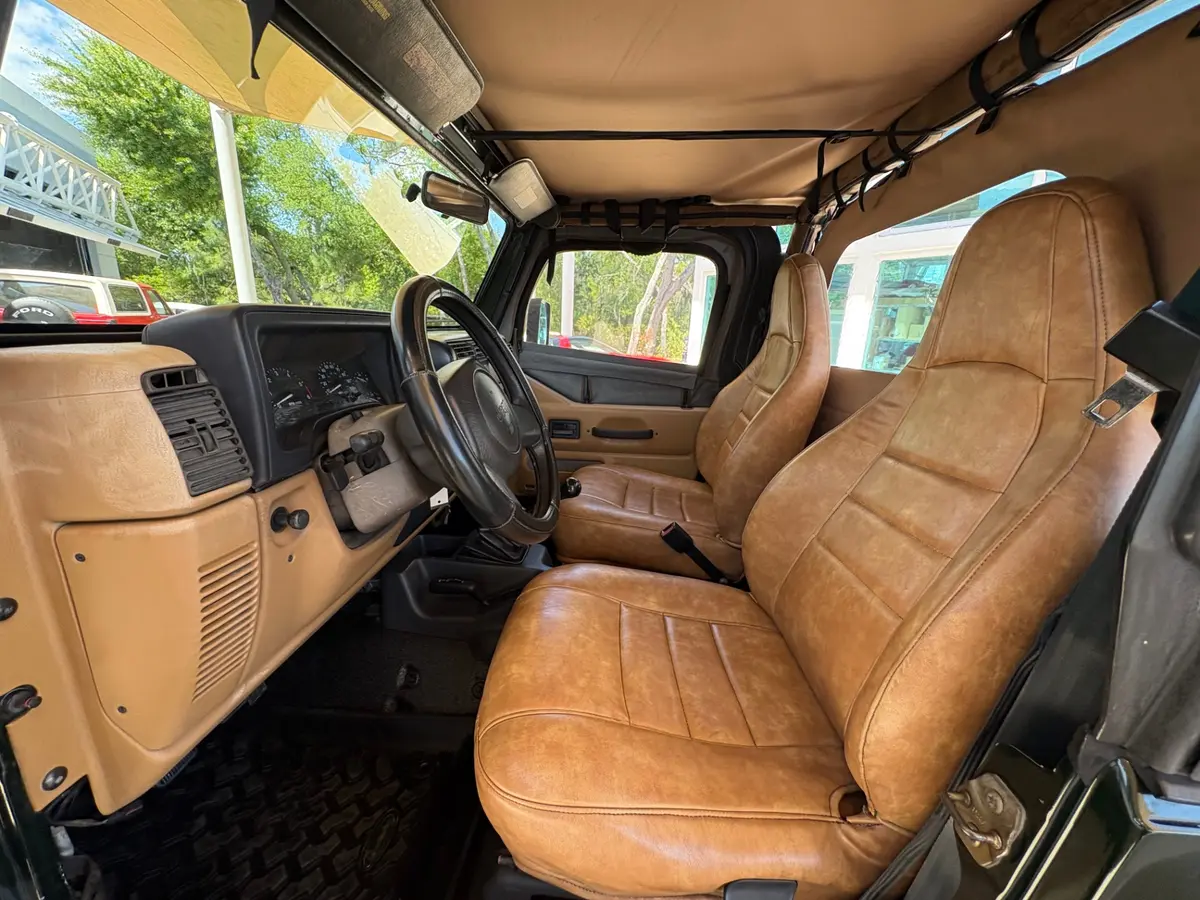 Vehicle photo 34