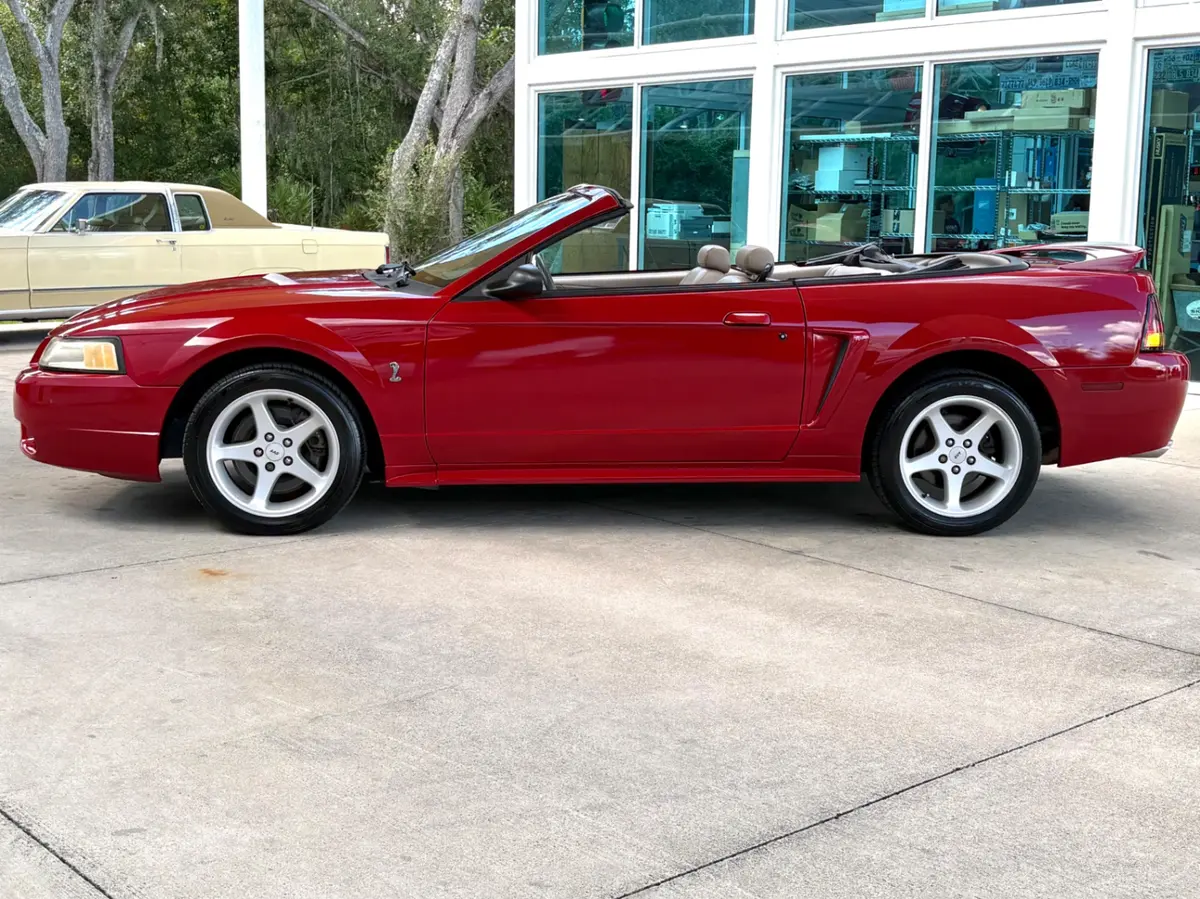 Vehicle photo 10