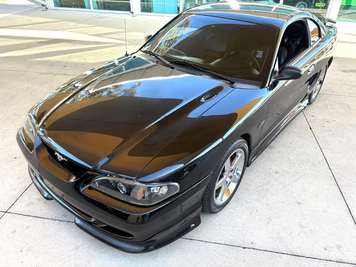 Vehicle photo 21